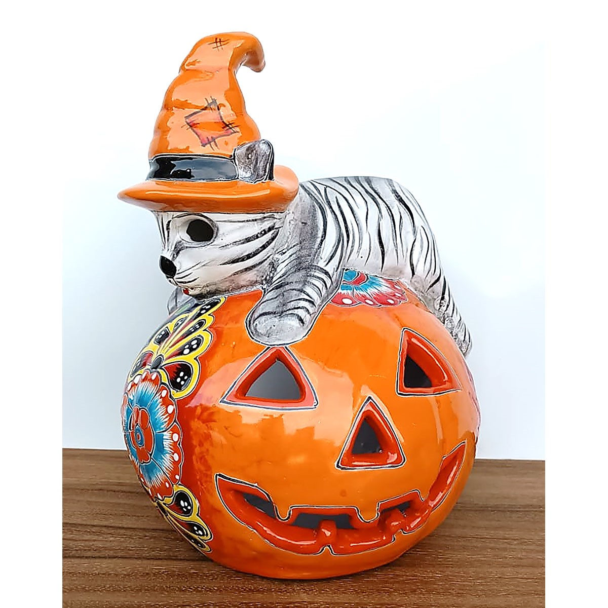 Talavera 14"H x 12"W Pumpkin with Cat